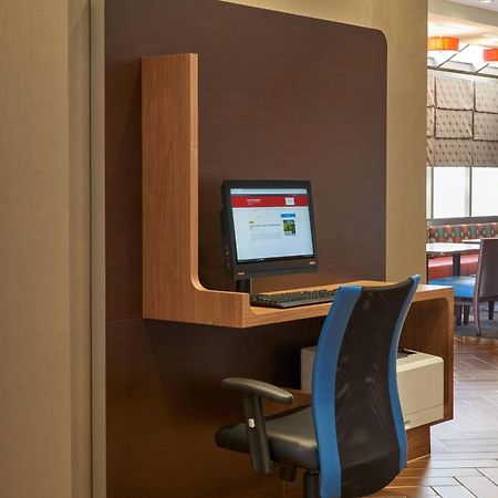 Towneplace Suites By Marriott Windsor Exteriér fotografie
