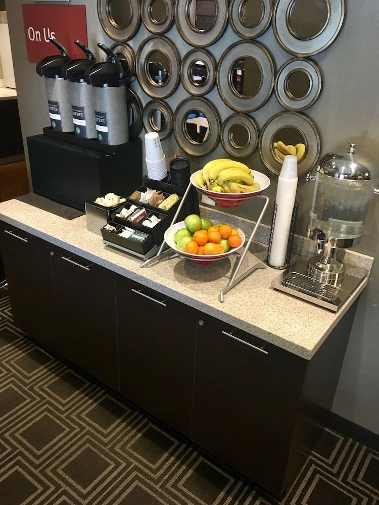 Towneplace Suites By Marriott Windsor Exteriér fotografie